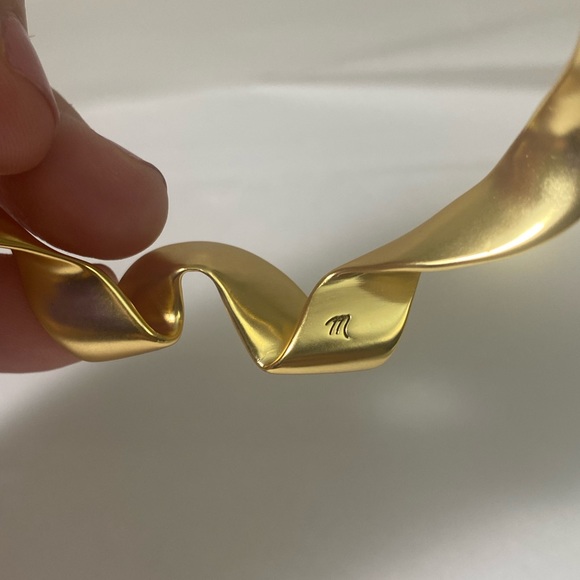 ⬇️🔴 MADEWELL gold plated twisted artisan bangle bracelet - Picture 8 of 10